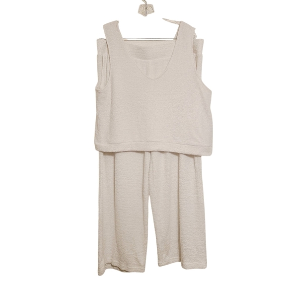 JoySpun | Women's White Chenille Two Piece Lounge Set (Top 3X; Pants XL) - Picture 1 of 16